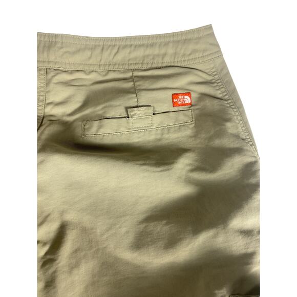 Women  tan North face capris size 8 - Picture 7 of 7